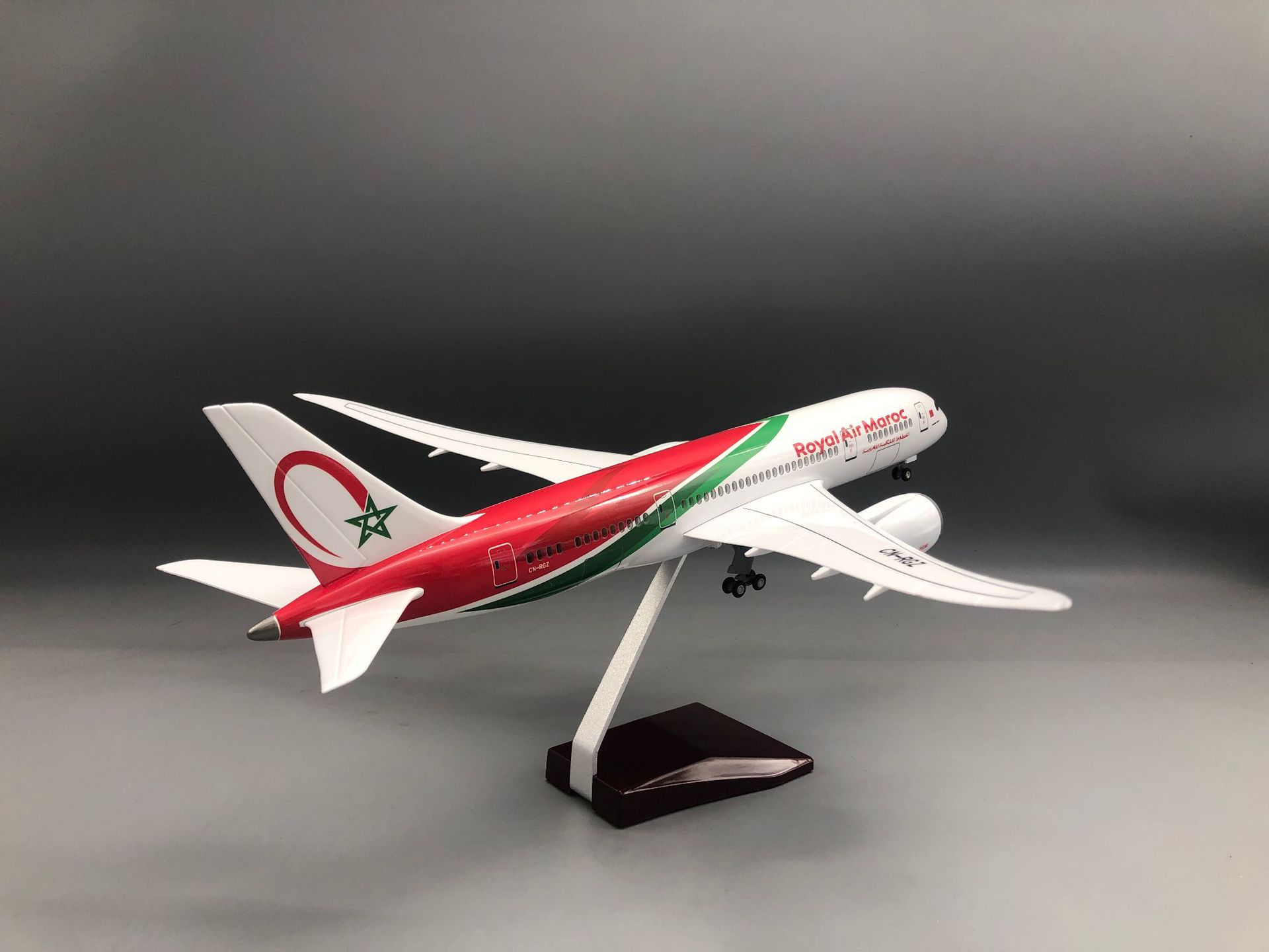 Modelo de Avião Royal Air Maro - Home Office Architecture avaliação e preço